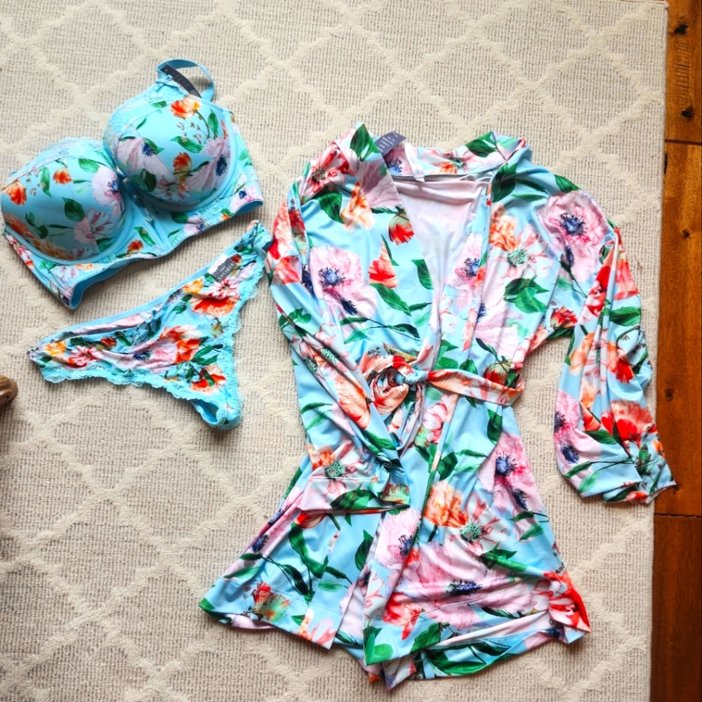 Cacique Lingerie set: Robe Balconette bra 38ddd and thong panty: Lace and Floral